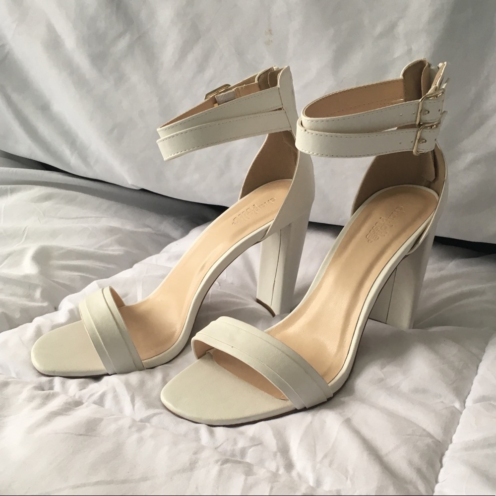 NWOT White 5in Ankle Strap Chunky Heels